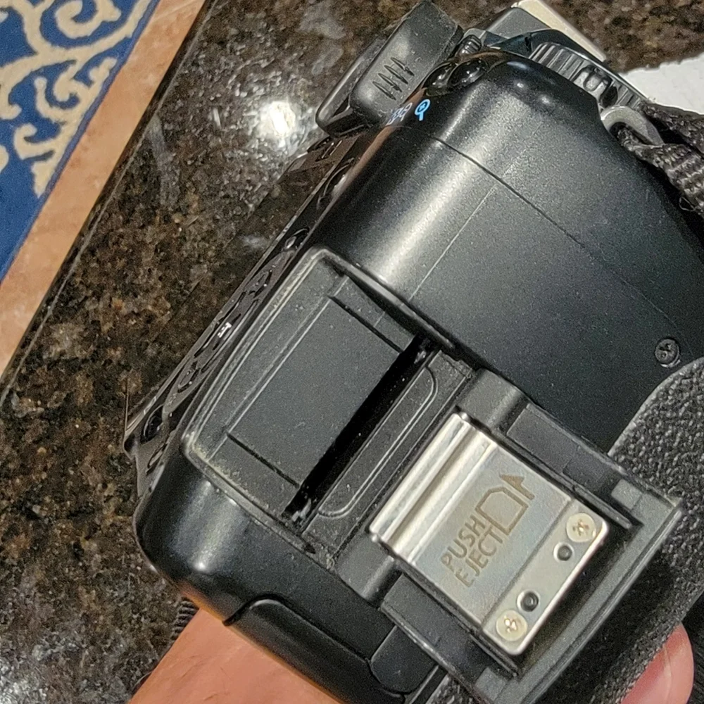 CANON Eos Rebel DSLR XSi & 2 Canon Lens